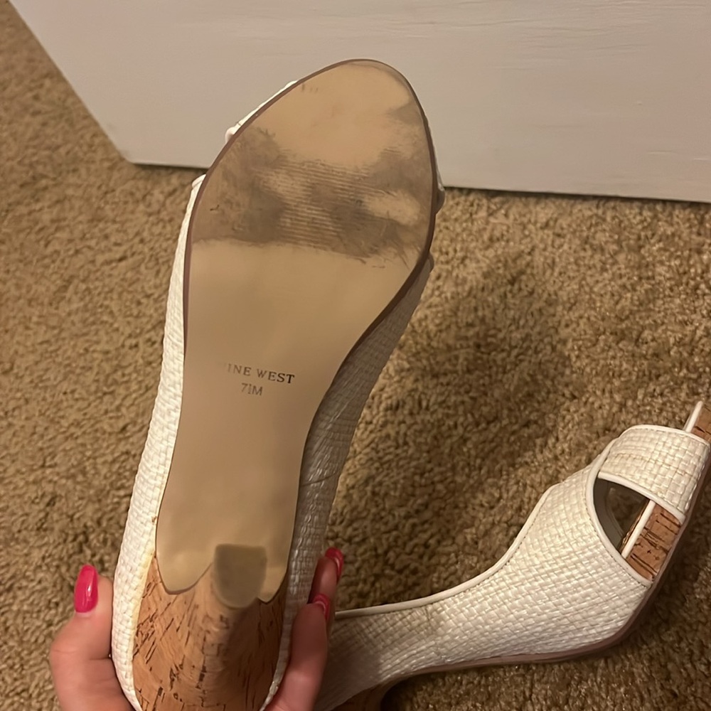 White and cork Nine West heels - Picture 3 of 3